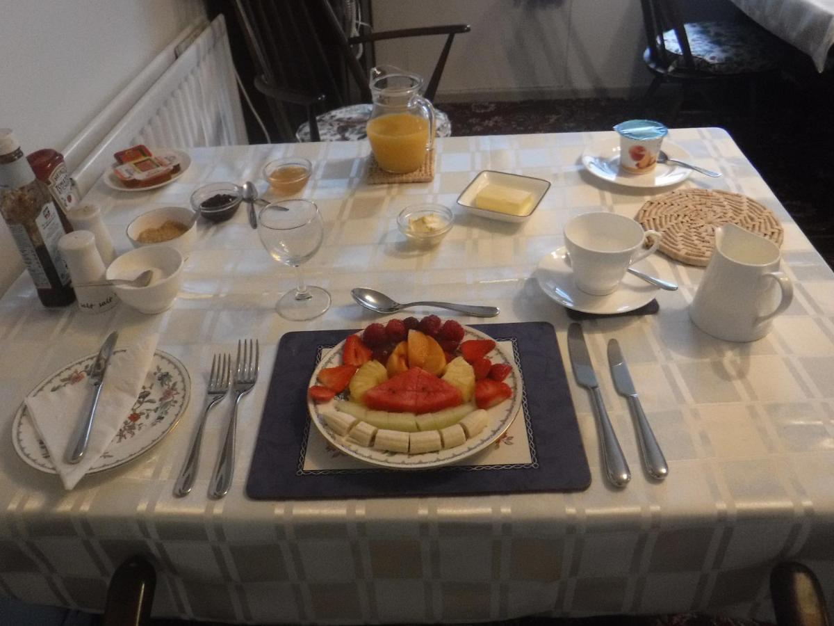 フィッシュガード Morawel Bed & Breakfast エクステリア 写真